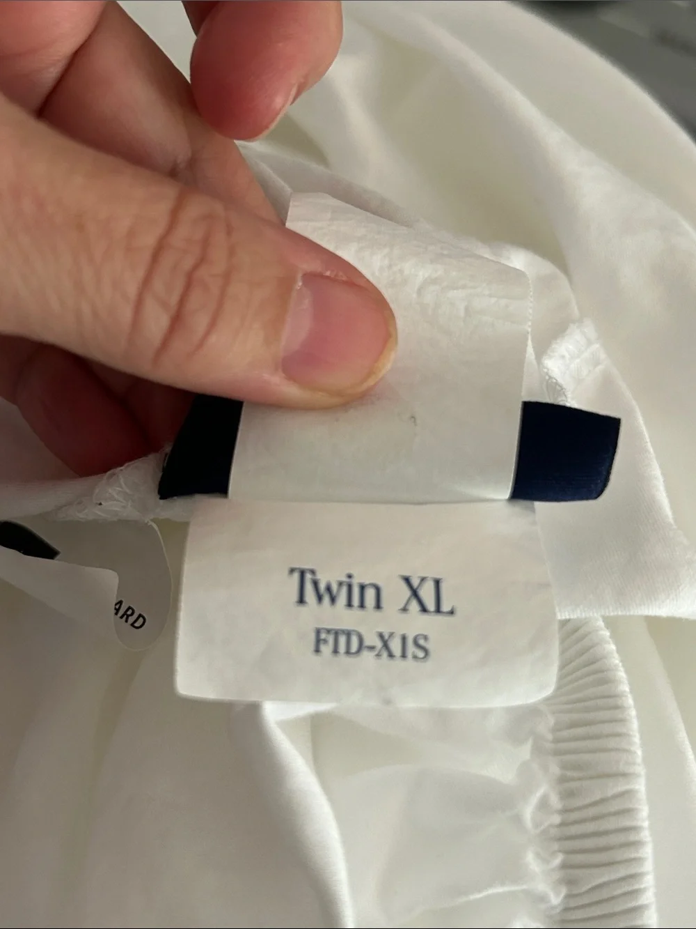 Brooklinen Classic Percale Cotton Fitted Sheet in White - Twin XL